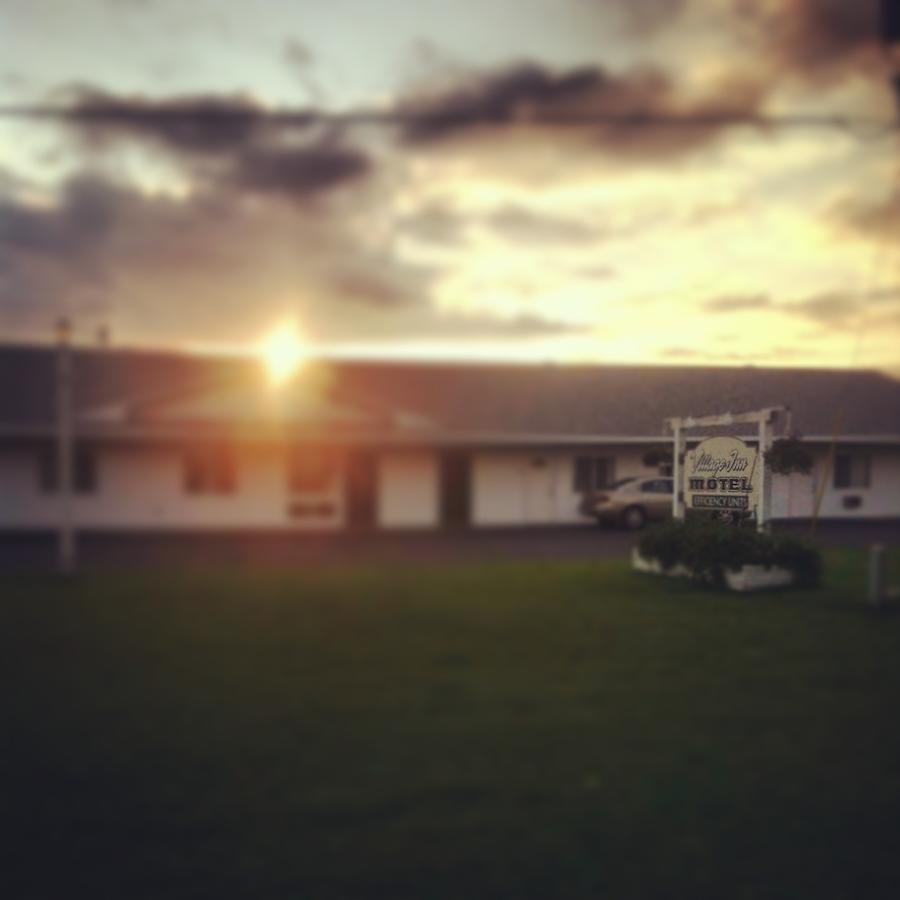 Village Inn Motel Chatham Екстер'єр фото