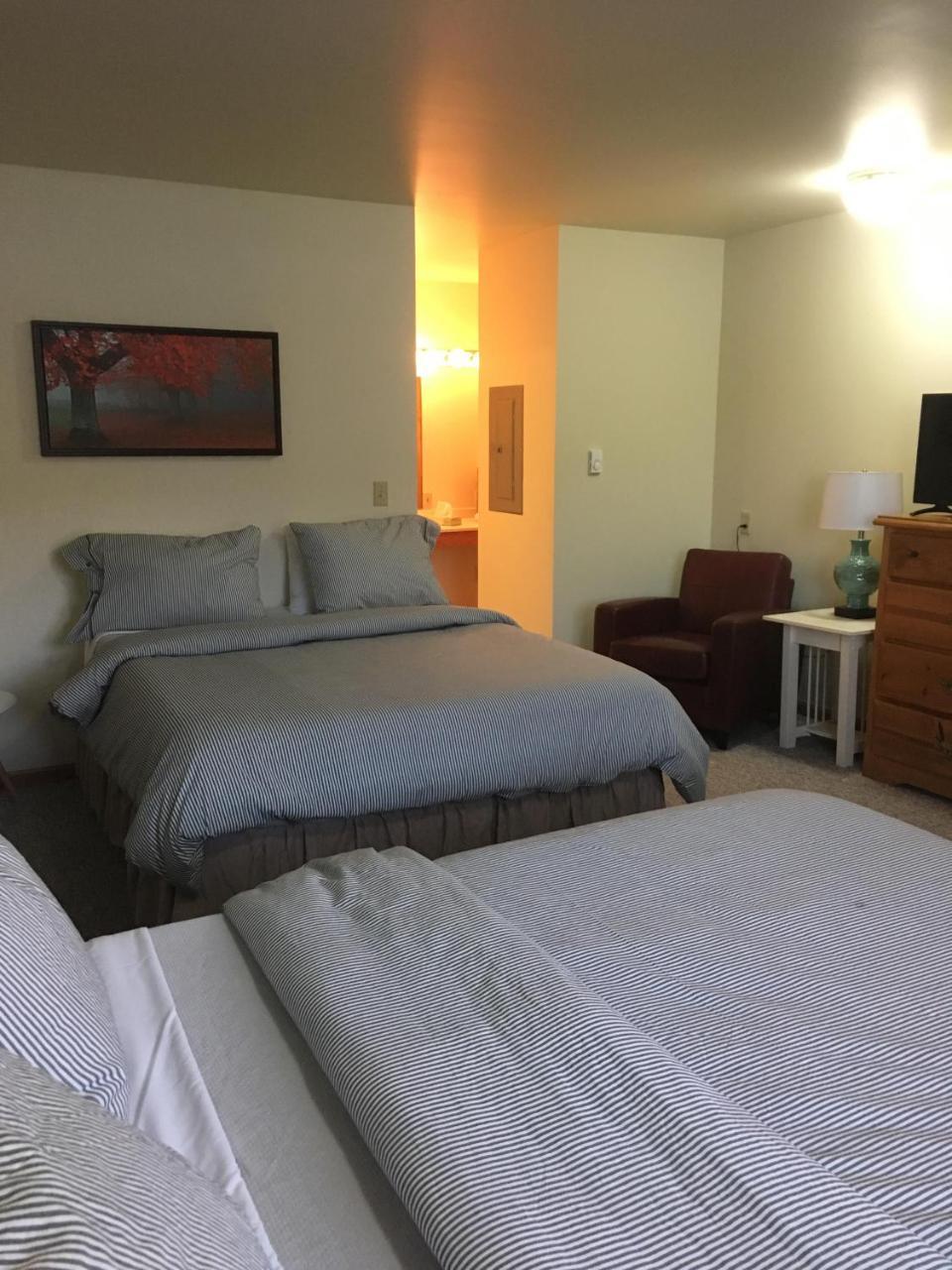 Village Inn Motel Chatham Екстер'єр фото
