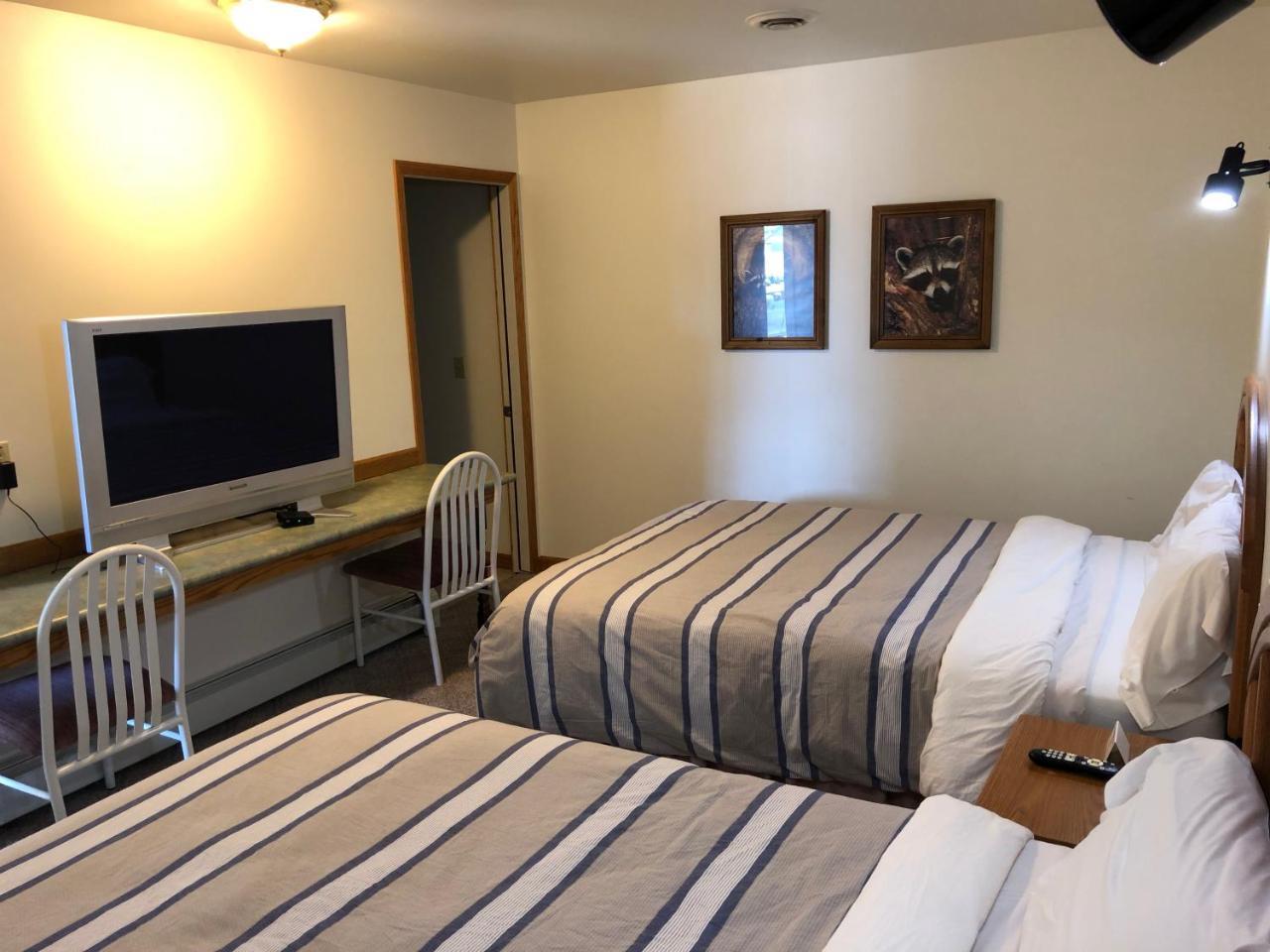 Village Inn Motel Chatham Екстер'єр фото